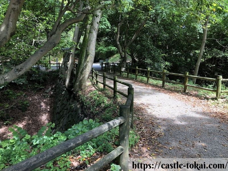 Erdbrücke von Burg Yoshida